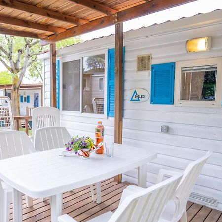 Happy Camp Mobile Homes In Butterfly Camping Village Пескиера дел Гарда Екстериор снимка