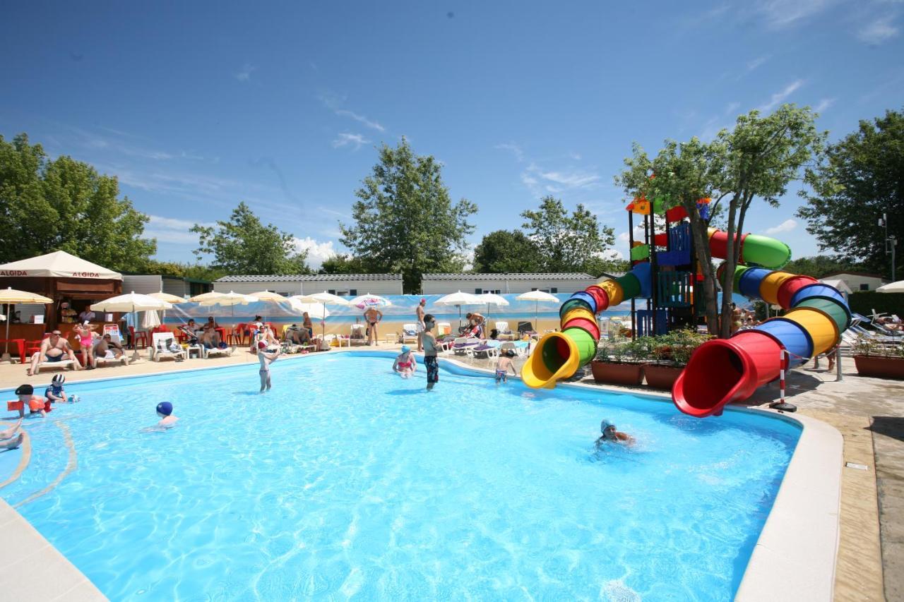 Happy Camp Mobile Homes In Butterfly Camping Village Пескиера дел Гарда Екстериор снимка