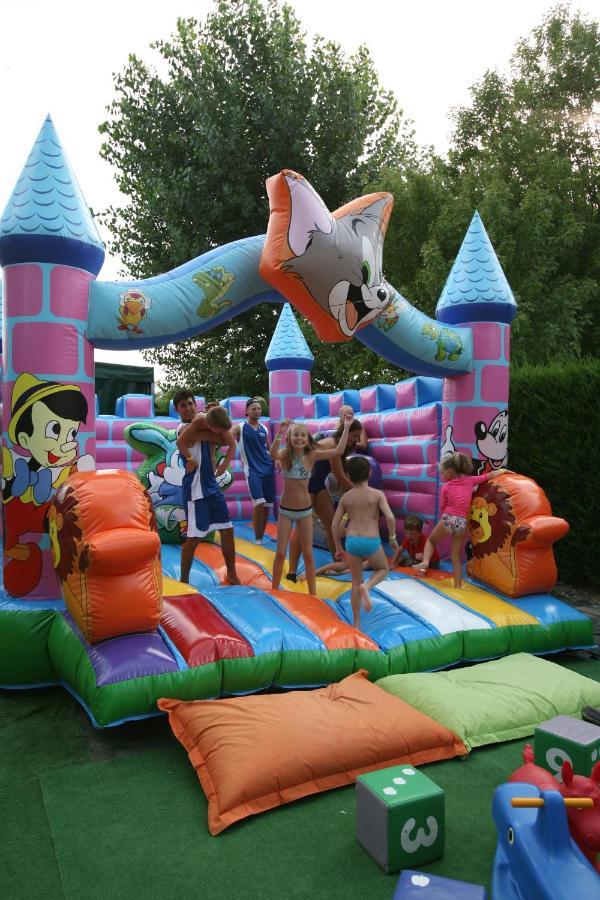 Happy Camp Mobile Homes In Butterfly Camping Village Пескиера дел Гарда Екстериор снимка